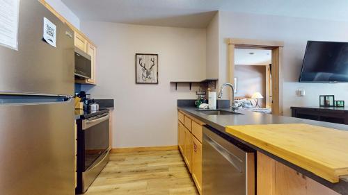 Sunstone #206 Condo - image 3