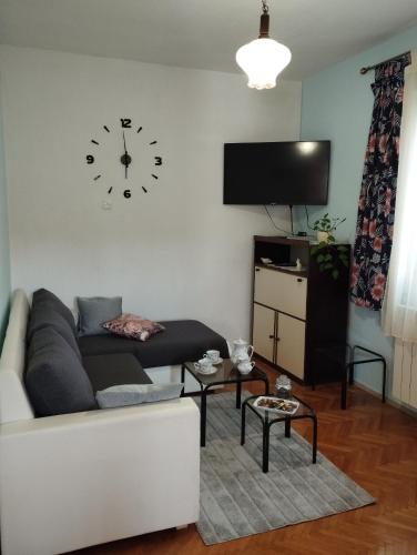 Two-Bedroom Apartment image 5