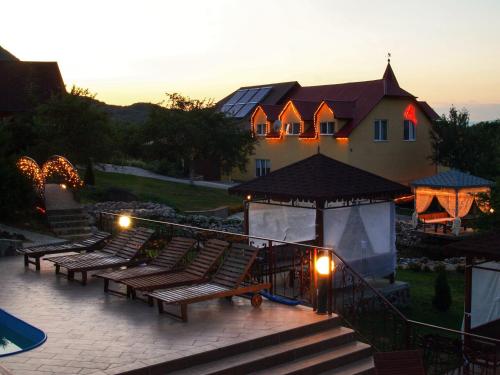 Viesnīcas āriene, Blagodat in Shayan