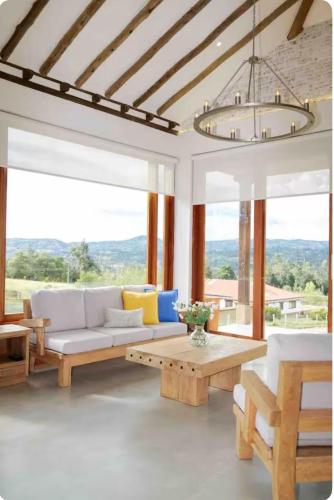 3 bedrooms, 5 beds