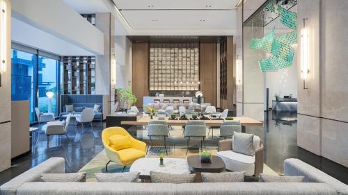 Bar/lounge, Holiday Inn Wuhan Houguan Lake By IHG in Zhuankou Economic Development Zone
