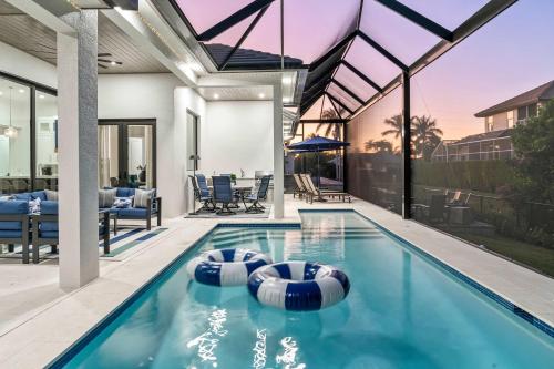 Luxury 5BR - Pool Game Room Mini Golf Fire Pit