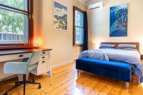 Peaceful and Stylish Petersham Aparttment with Parking - image 10