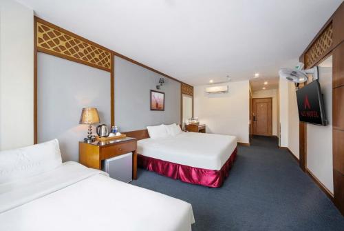 1 queen bed, 1 twin bed