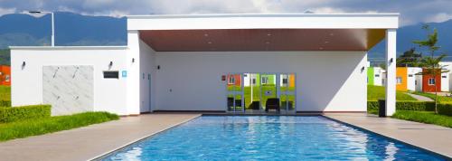 Baseinas, KIRAz in Ahuachapan