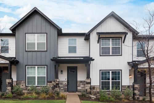 Serenity I, Brand new 3 Bedroom Home in Fairview (TX)