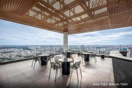 The Sky 89 Panorama D7