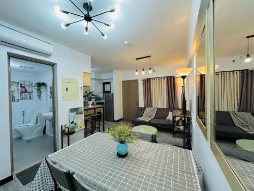 Cozy 2-BR Perfect for Families and Friends in Bacoor