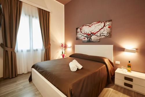 Il Vecchio Marsala Ideally located in the Marsala City Center area, Il Vecchio Marsala promises a relaxing and wonderful visit. Both business travelers and tourists can enjoy the propertys facilities and services. Serv