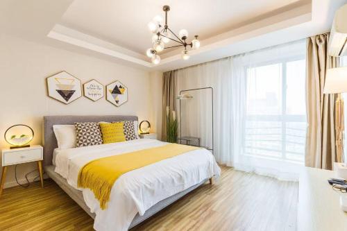 Qiya Luxury Apartment Lujiazui Beiyangjing Subway Station Branch