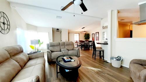 Resort style living for adults in ซันเลค