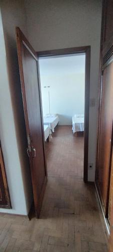 7 twin beds