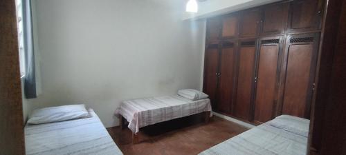 1 double bed, 1 twin bed