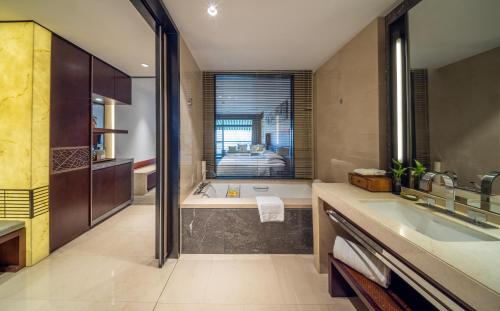 room detail thumbnail 1