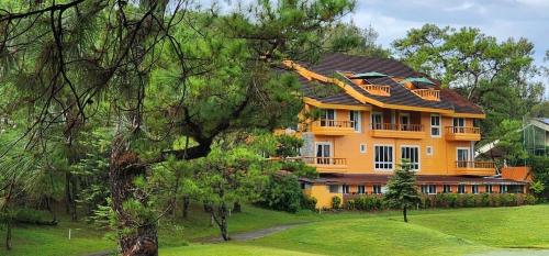 Orange House A#1 Camp John Hay nr Eco Trails, Baguio