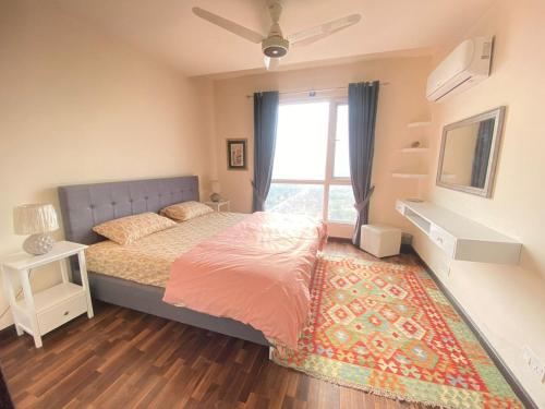 Luxury 1-Bed Apt Ideal for Couples - image 12