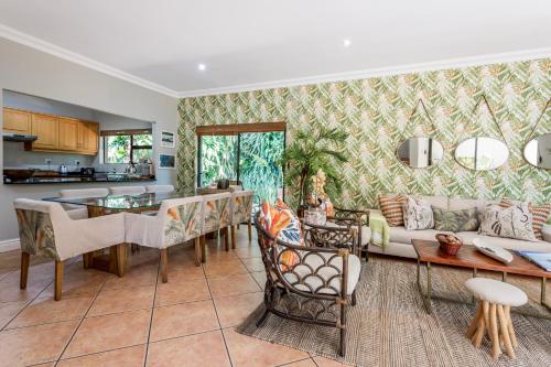 keuken, 11 Sawubona Zimbali Chalets in Zimbali Coastal Estate