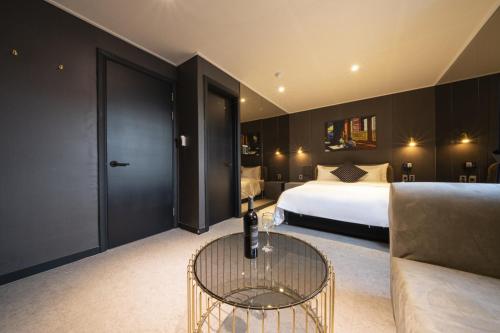 Goyo37 Hotel Osan by AnookDeluxe Double Room with Mirror