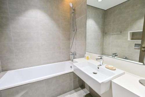 Luxury and Spacious 1 Bedroom in District One Meydan, Dubai (photo 3)