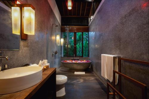 One-Bedroom River Suite with Complimentary Access to Titi Batu Sports Club image 3