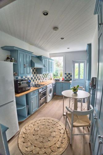 Bright Cozy Garden Retreat w Fast Wifi & 5min to Tube Subway Metro & Close to Park & Street Parking P4P, Londra (foto 4)