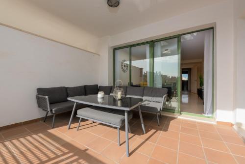 Balkons/terase, Seaside Sotogrande Retreat with pool in Torreguadiaro