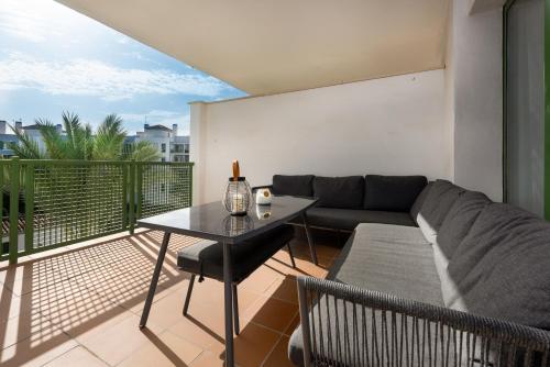 Skats, Seaside Sotogrande Retreat with pool in Torreguadiaro
