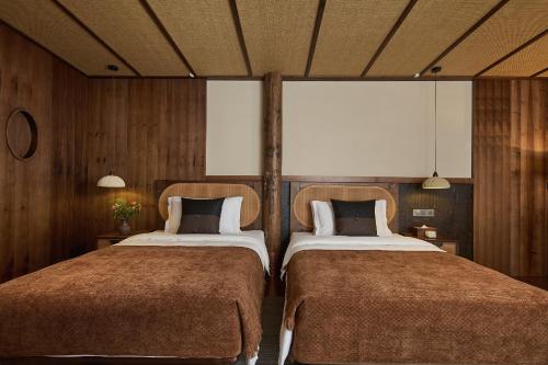 Superior Twin Room image 10
