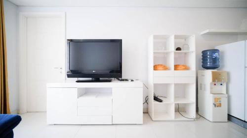 Two-Bedroom Apartment room in Strategic and Spacious 2BR Apartment at Trillium Residence By Travelio