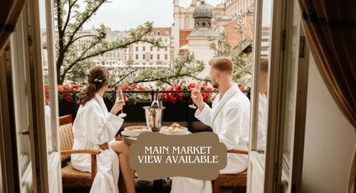 Luxury Suite with Main Market view and balcony