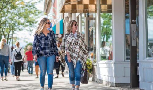 Elyss's Ranch Pool Near Williams Bay Beach Elyss's Ranch Pool Near Williams Bay Beach
