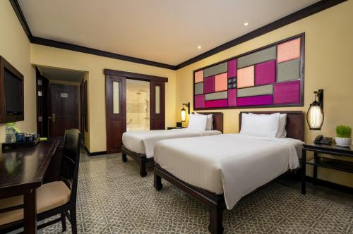 Deluxe Twin Room, Garden/City View, Balcony