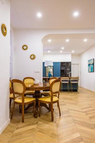 Palazzo Loffredo by NapoliApartments - image 2