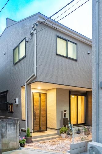 3 minutes walk to the station, direct to Ikebukuro, two-story house with a garden
