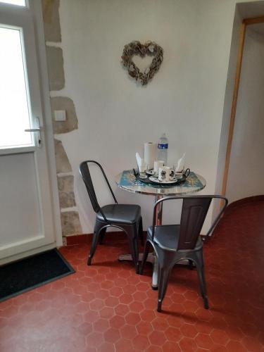 Facilities, La Tour de reves in Beaumont-la-Ronce