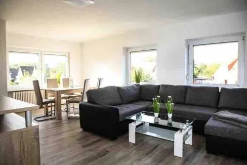 Moderne Wohnung mit Balkon, Küche, Garten Smart-TV in Emden, Deutschland