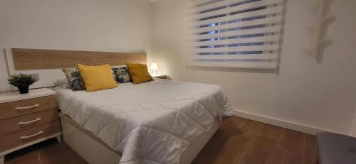 One-Bedroom Apartment image 5