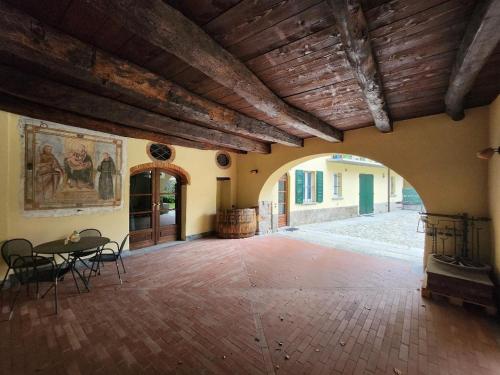 The courtyard of the 6 arches in Garlate
