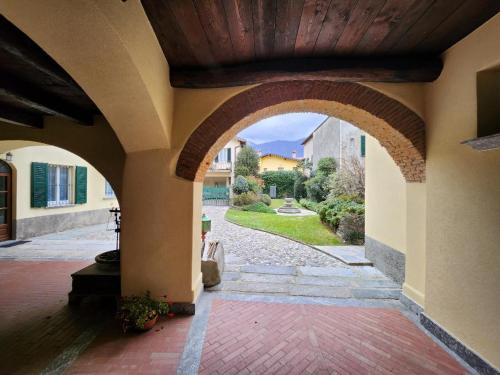 The courtyard of the 6 arches in Garlate