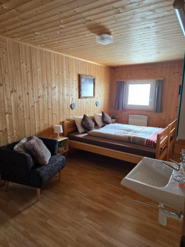 1 queen bed