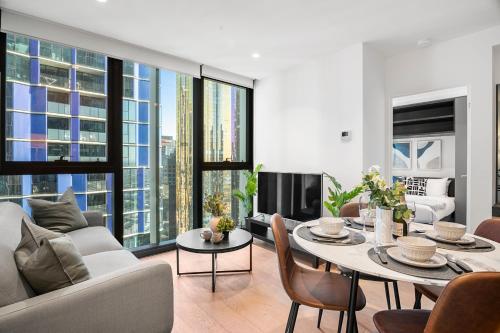 Stunning 2BR Apartment in Melb CBD with Pool and Gym, Melbourne