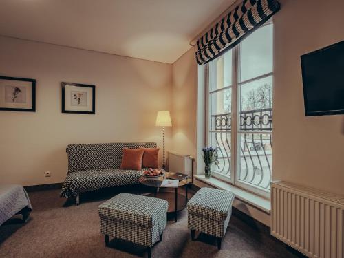 Moon Garden Old Town Hotel