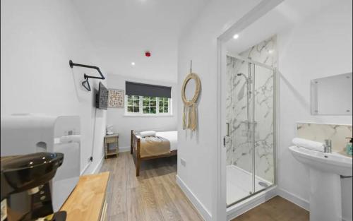 Canterbury City Guesthouse with All En-suite rooms and Hot-tub Canterbury City Guesthouse with All En-suite rooms and Hot-tub