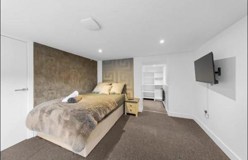 Canterbury City Guesthouse with All En-suite rooms and Hot-tub Canterbury City Guesthouse with All En-suite rooms and Hot-tub