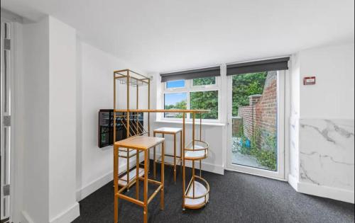 Canterbury City Guesthouse with All En-suite rooms and Hot-tub Canterbury City Guesthouse with All En-suite rooms and Hot-tub