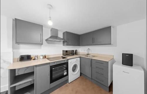 Canterbury City Guesthouse with All En-suite rooms and Hot-tub Canterbury City Guesthouse with All En-suite rooms and Hot-tub