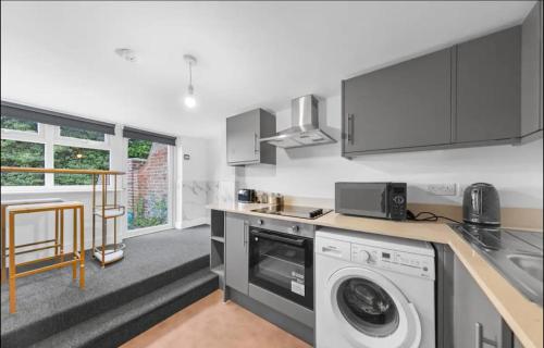 Canterbury City Guesthouse with All En-suite rooms and Hot-tub Canterbury City Guesthouse with All En-suite rooms and Hot-tub