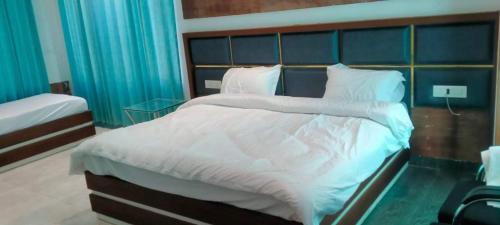 . Sapphire Resorts