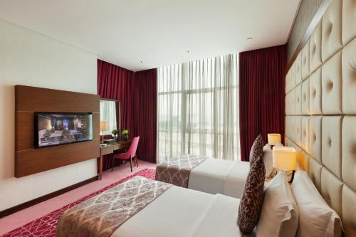 Royal Continental Suites Business Bay - image 7