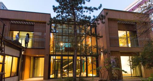 Eden Lodge Paris, Parigi